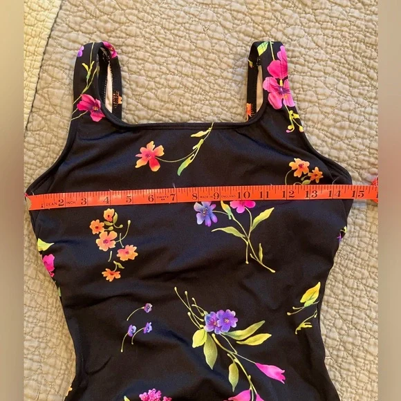 🎉 3/$15 Retro Lands’ End Floral Black Swimsuit 10 - Picture 6 of 9